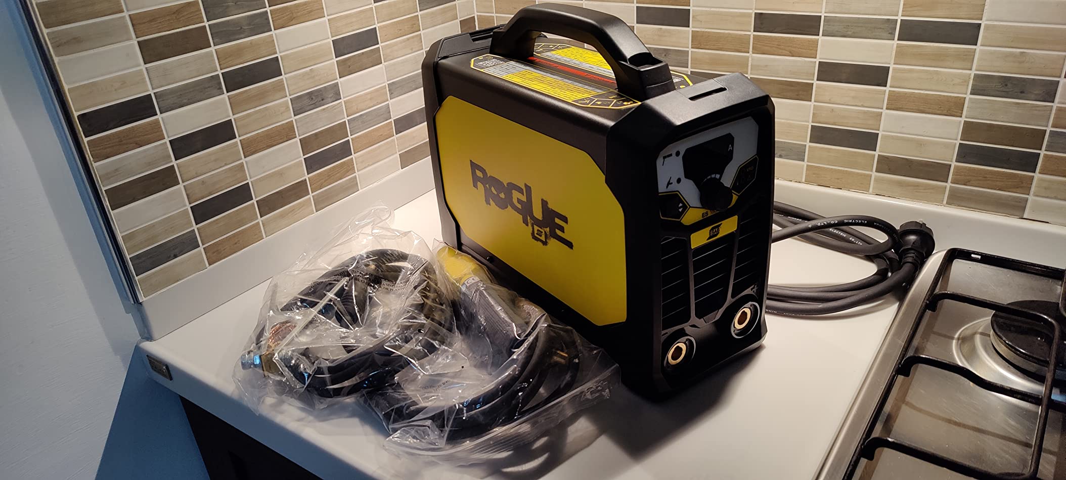 ESAB Rogue ES 180i (MMA + TIG, 180 A)